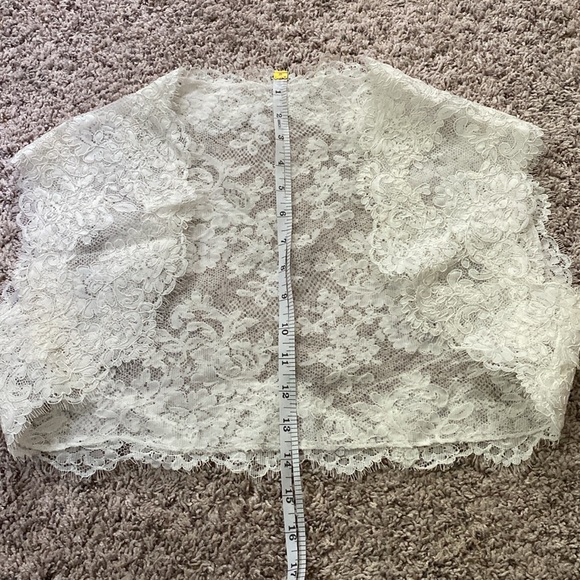 Handmade Lace Shrug/Shaw - Picture 3 of 6